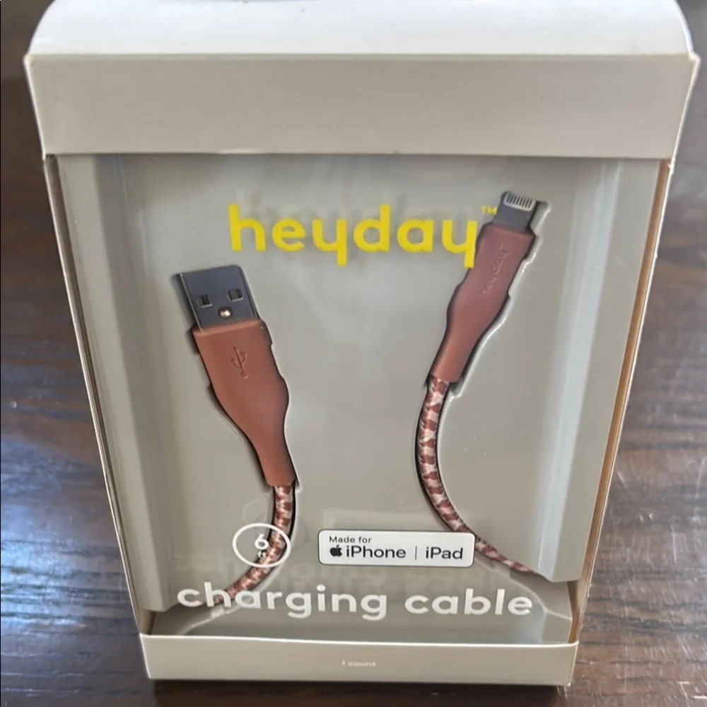Heyday Metallic Pink Charging Cable for Apple Devices